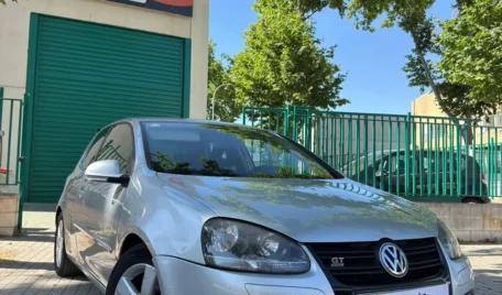 VOLKSWAGEN GOLF V 1.9 TDI GT Sport